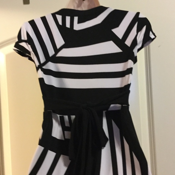 Black & white print dress - Picture 2 of 4