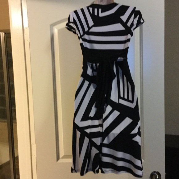 Black & white print dress - Picture 3 of 4