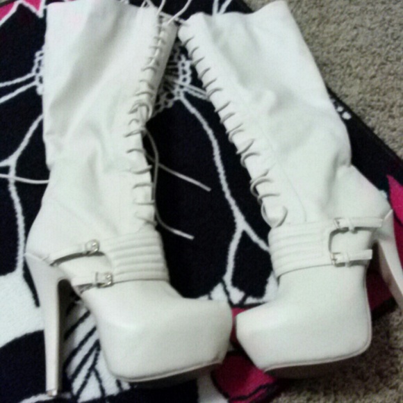 ? Shoes - Knee high boots tan