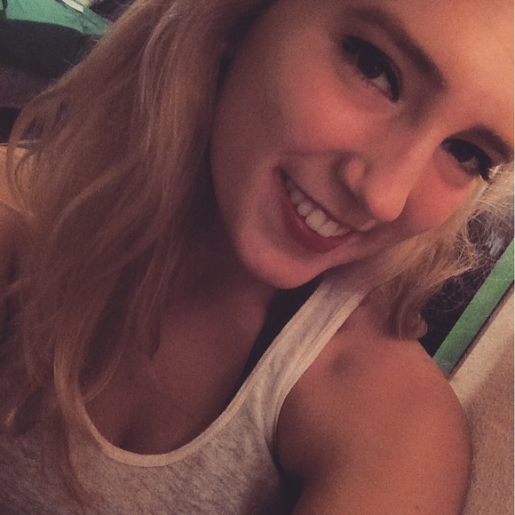 Meet your Posher, Lauren