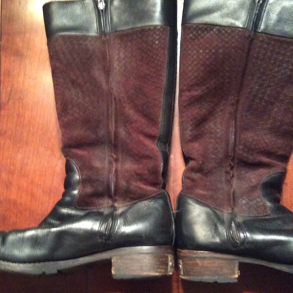 🚫SOLD 🚫Ugg Black and Chocolate brown lined boots - Picture 4 of 4