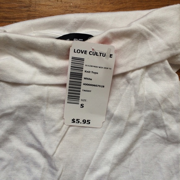 High neck crop top- brand new- soft and stretchy - Picture 2 of 2