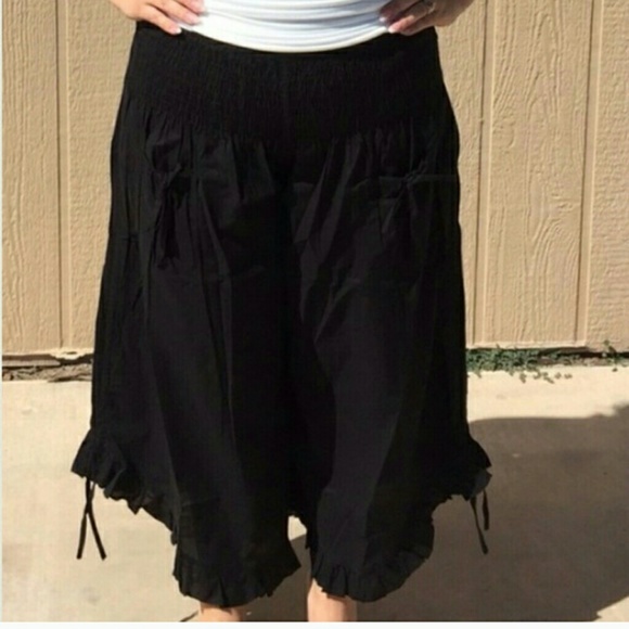 Black pants detailed bottom