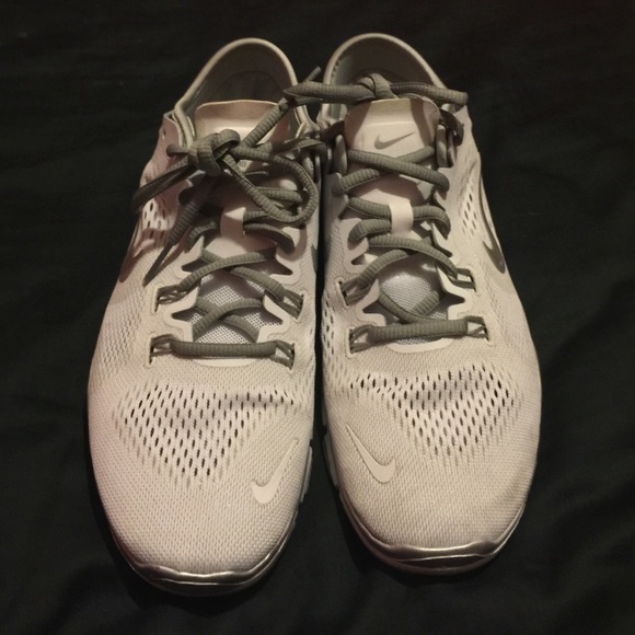 Nike Shoes - WOMENS NIKE FREE TR FIT 4