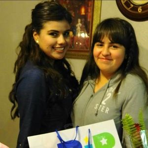 Meet your Posher, Lorenia