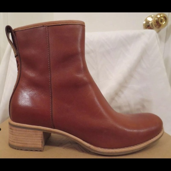 Timberland Flora Bootie Reddish Brown Boots  8.5