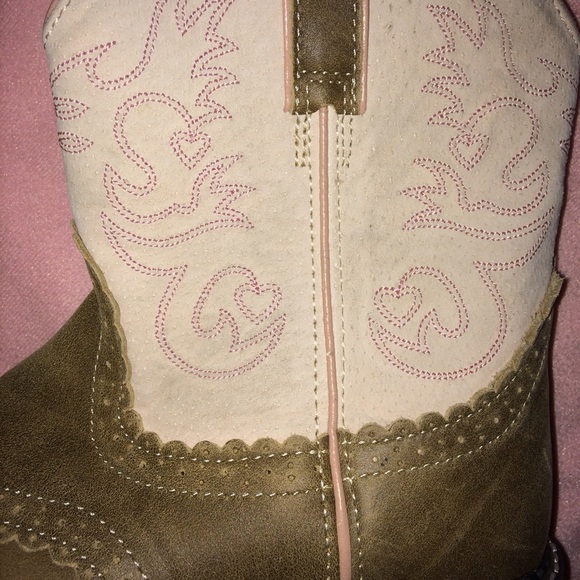 Ariat Cowgirl Boots - Picture 2 of 4