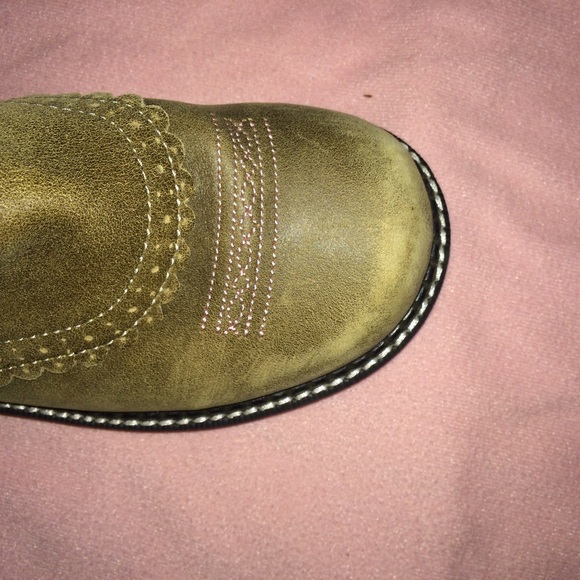 Ariat Cowgirl Boots - Picture 3 of 4