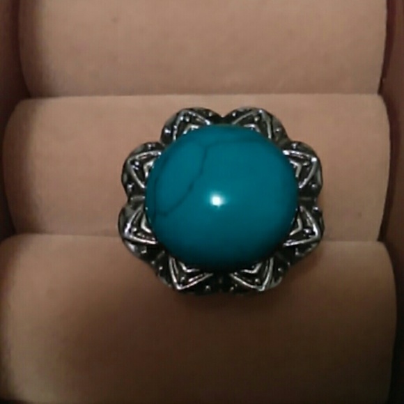 Ring - Picture 2 of 4