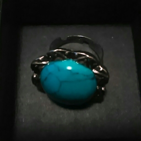 Ring - Picture 3 of 4