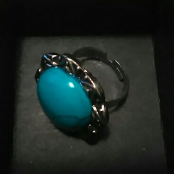 Ring - Picture 4 of 4