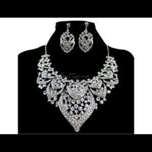 Earring and necklace set new