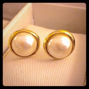 Gold/Pearl Stud Earrings