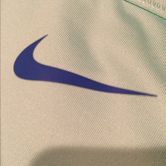 Nike sports bra SOLD - Picture 3 of 3
