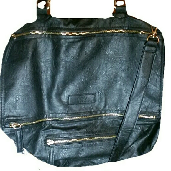 3 zipper shoulder bag