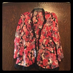 Floral Shell- Sheer & Pretty!