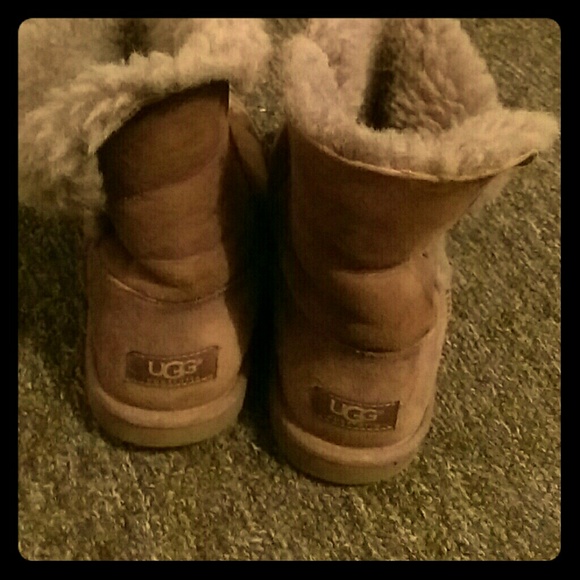 Short ugg boots