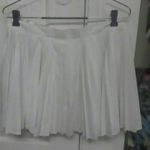 White pleated tennis skirt