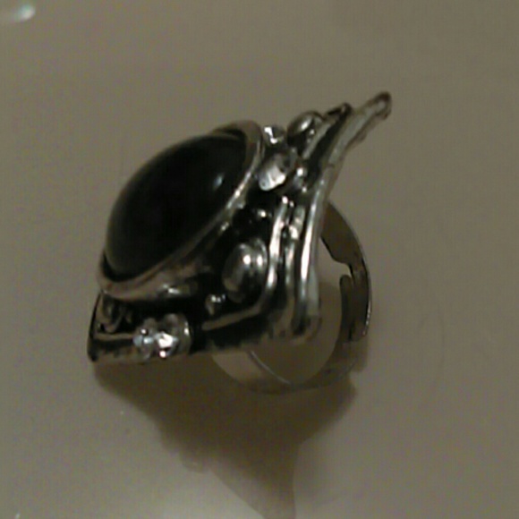 Ring - Picture 4 of 4