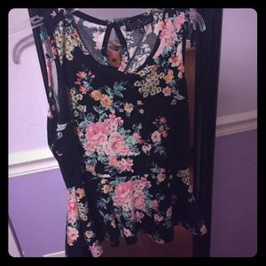 Flannel flower black top