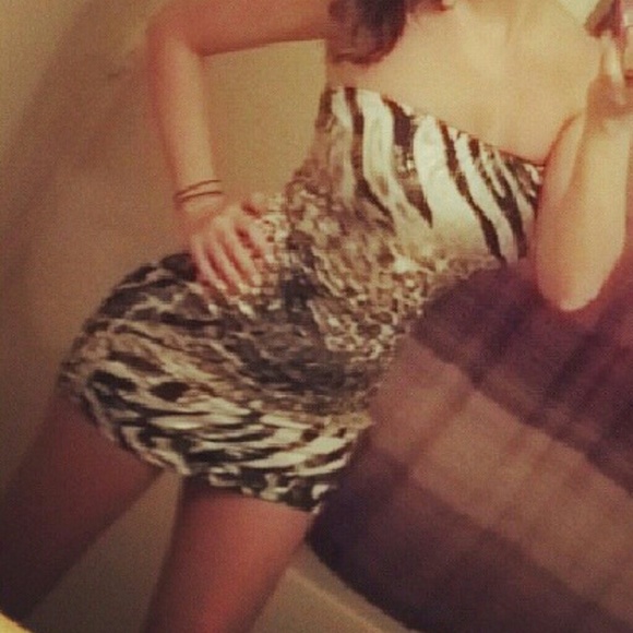 Dress - Picture 2 of 2