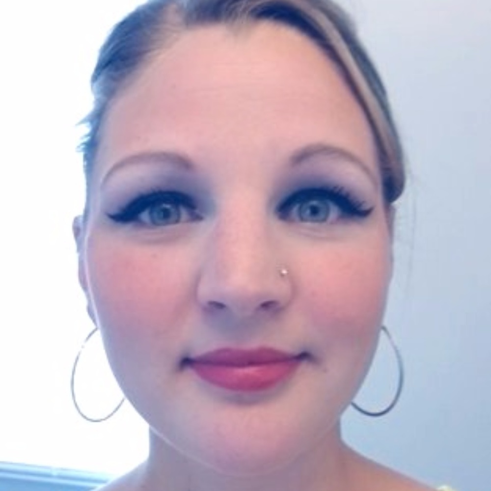 Meet your Posher, Caitlin