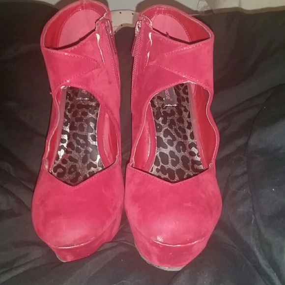 Sexy Red Stacked Heels - Picture 2 of 4