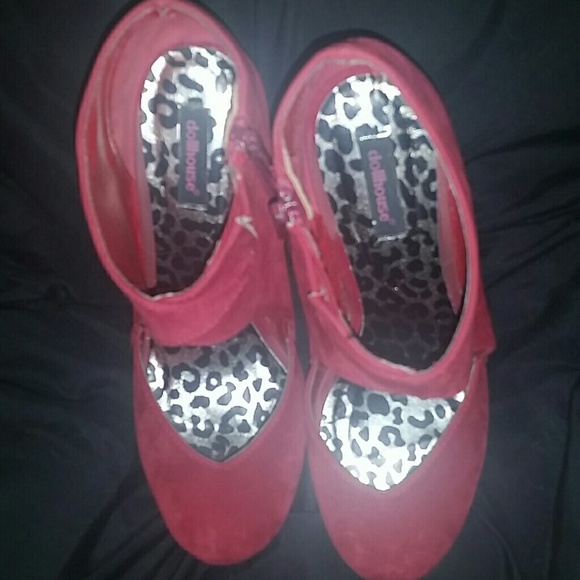 Sexy Red Stacked Heels - Picture 3 of 4