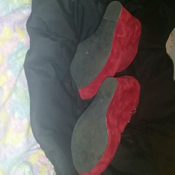 Sexy Red Stacked Heels - Picture 4 of 4