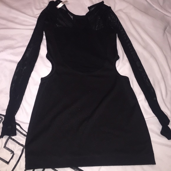 Dress - Picture 3 of 3