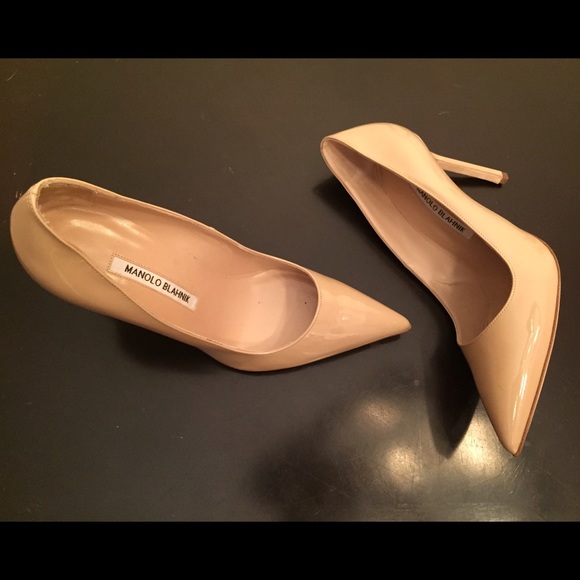 SOLDD***Manolo Blahnik patent pumps
