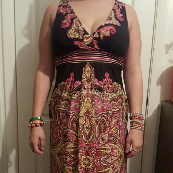 Deep V floral maxi dress with pockets