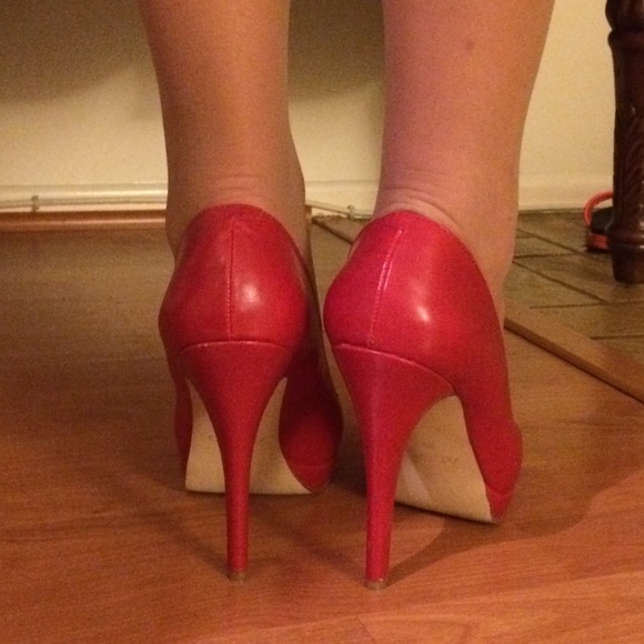 Red Aldo pumps (more pictures)