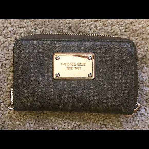 Michael Kors Handbags - Michael Kors short classic wallet