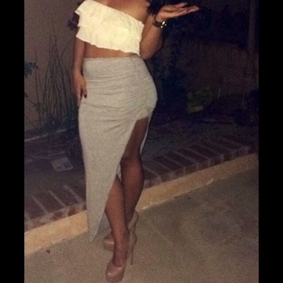 Grey skirt