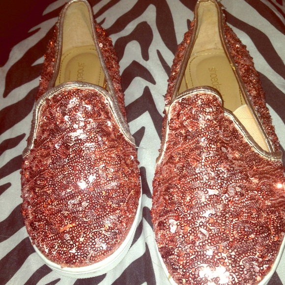 Shoe dazzle pink peach sequin slip on