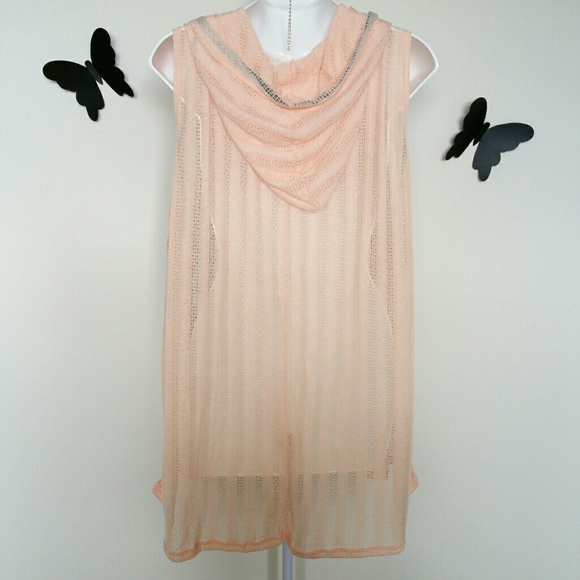 *SOLD* Cloudless "Wild & Free" Hooded Top - Picture 4 of 4