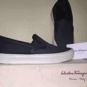 Ferragamo Pacau Black 6.5