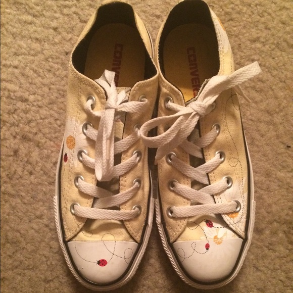 Beige Ladybug Floral Print Converse 🐞🌼