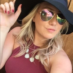 Meet your Posher, Brienna