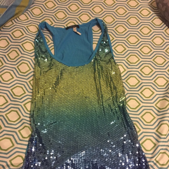 Sequin Tank Top ⭐️ - Picture 2 of 3