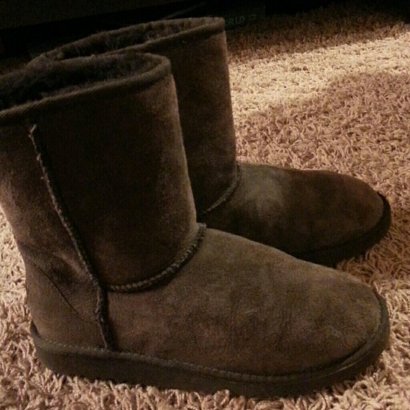 Uggs Shoes - Short dark Brown Uggs. 8