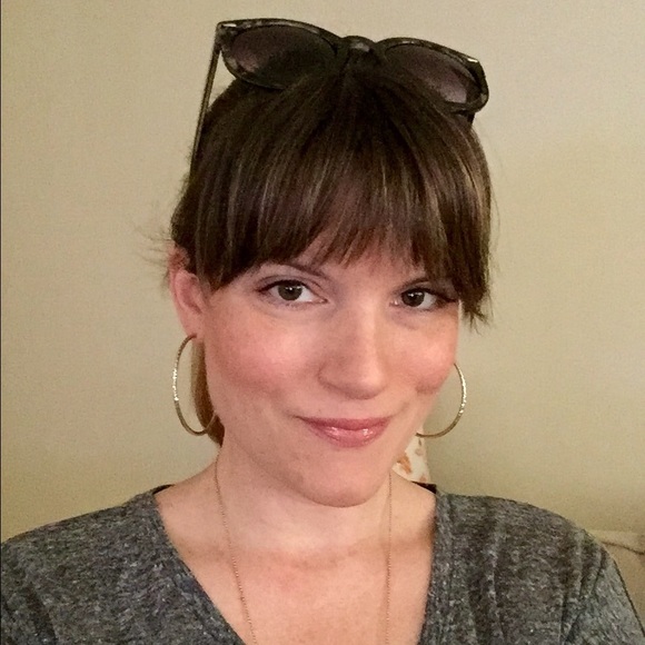 Meet your Posher, Julia - Picture 3 of 4