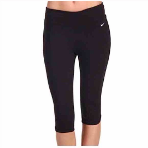 Nike Pants - Medium Cotton Nike Capris |Only worn once|