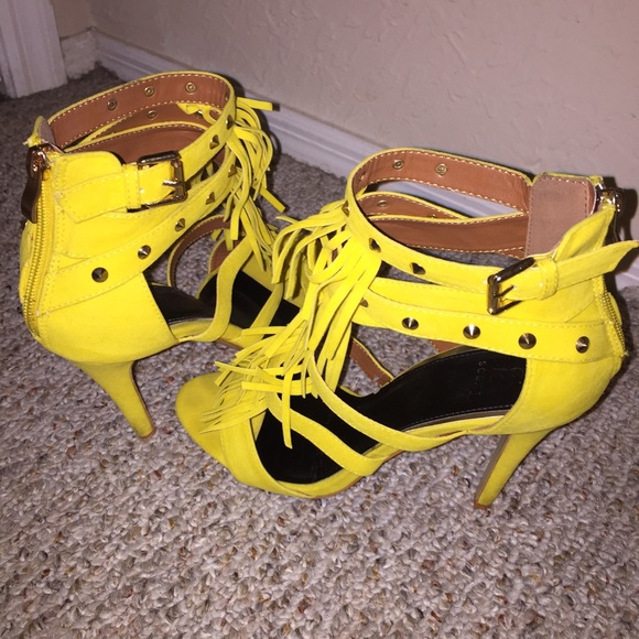 ‼️SALE‼️Yellow fringe sandals!