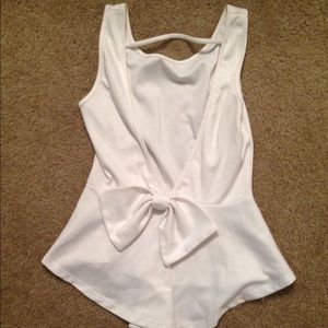 🎀OPEN BACK W BOW PEPLUM TOP🎀
