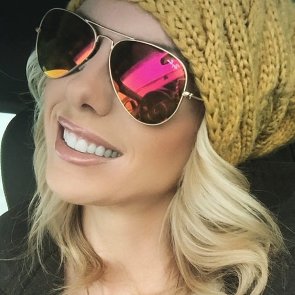 Meet your Posher, Billie Jo - Picture 6 of 8