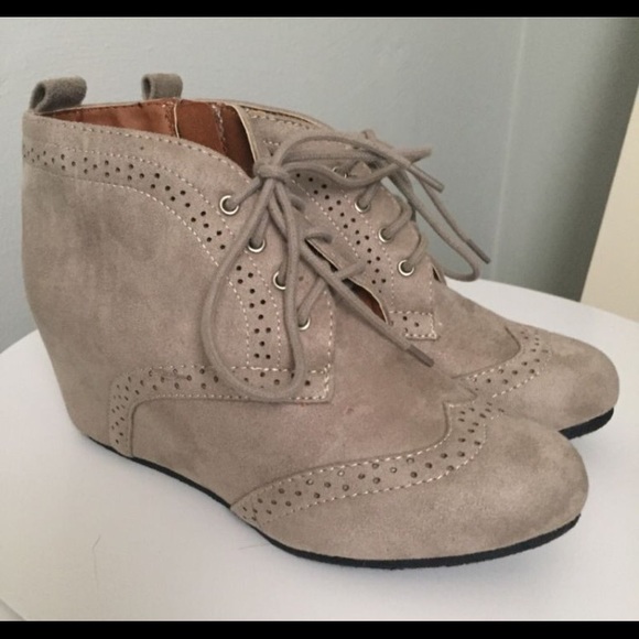 NWB ModCloth Gray Wedge Booties