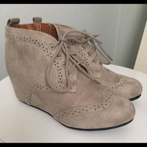 NWB ModCloth Gray Wedge Booties