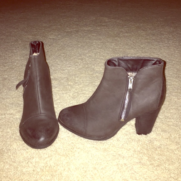 Cathy Jean boots / booties sz 7